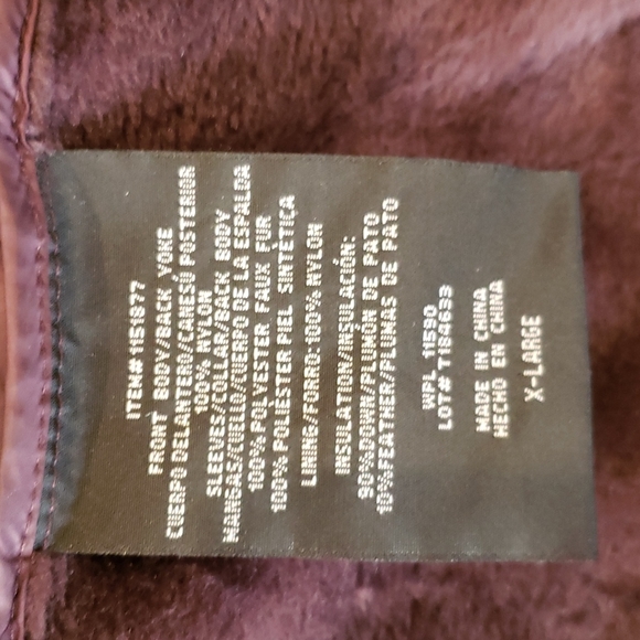 Soft, Quilted Jacket in Plum - Picture 6 of 6